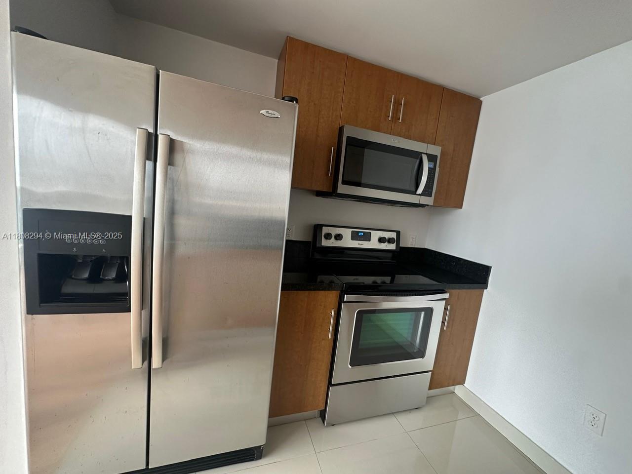 601 NE 23rd St Unit: PH02