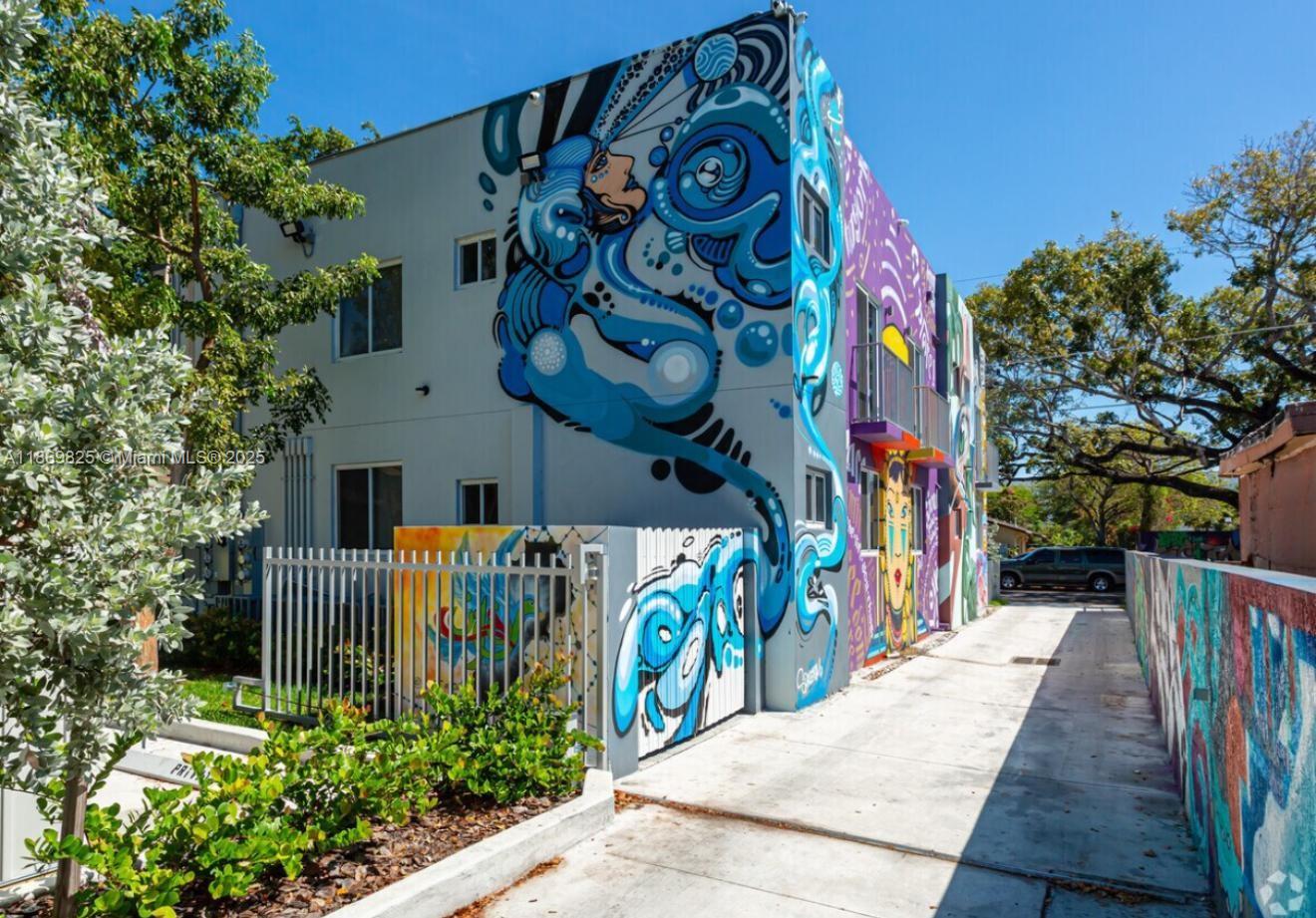 541 NW 33rd St # 3