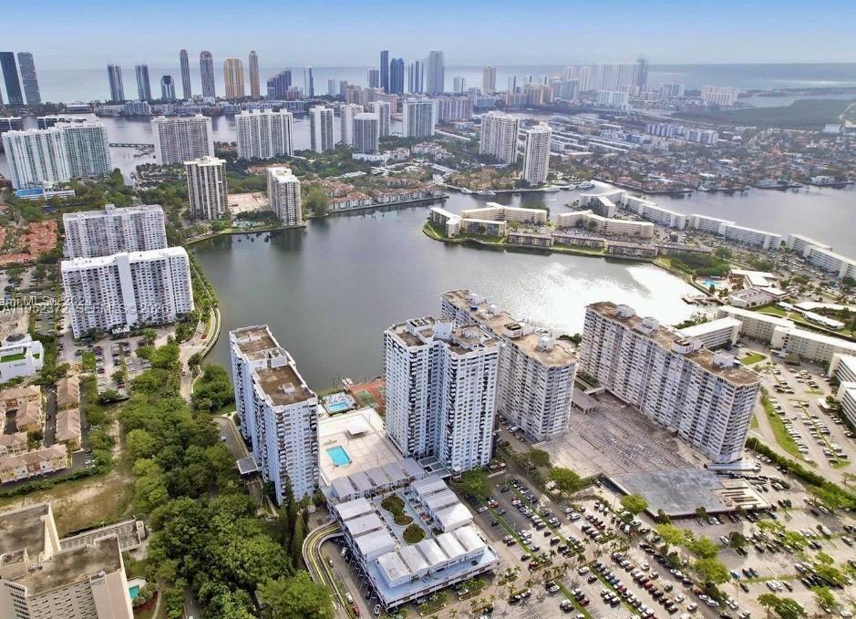 2750 NE 183rd St # 1201