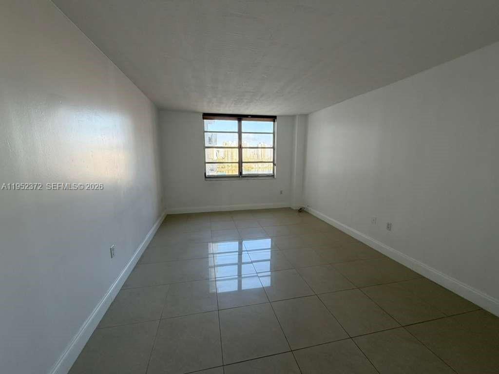 2750 NE 183rd St # 1201