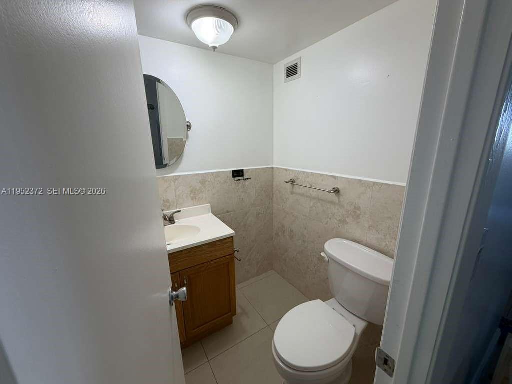 2750 NE 183rd St # 1201