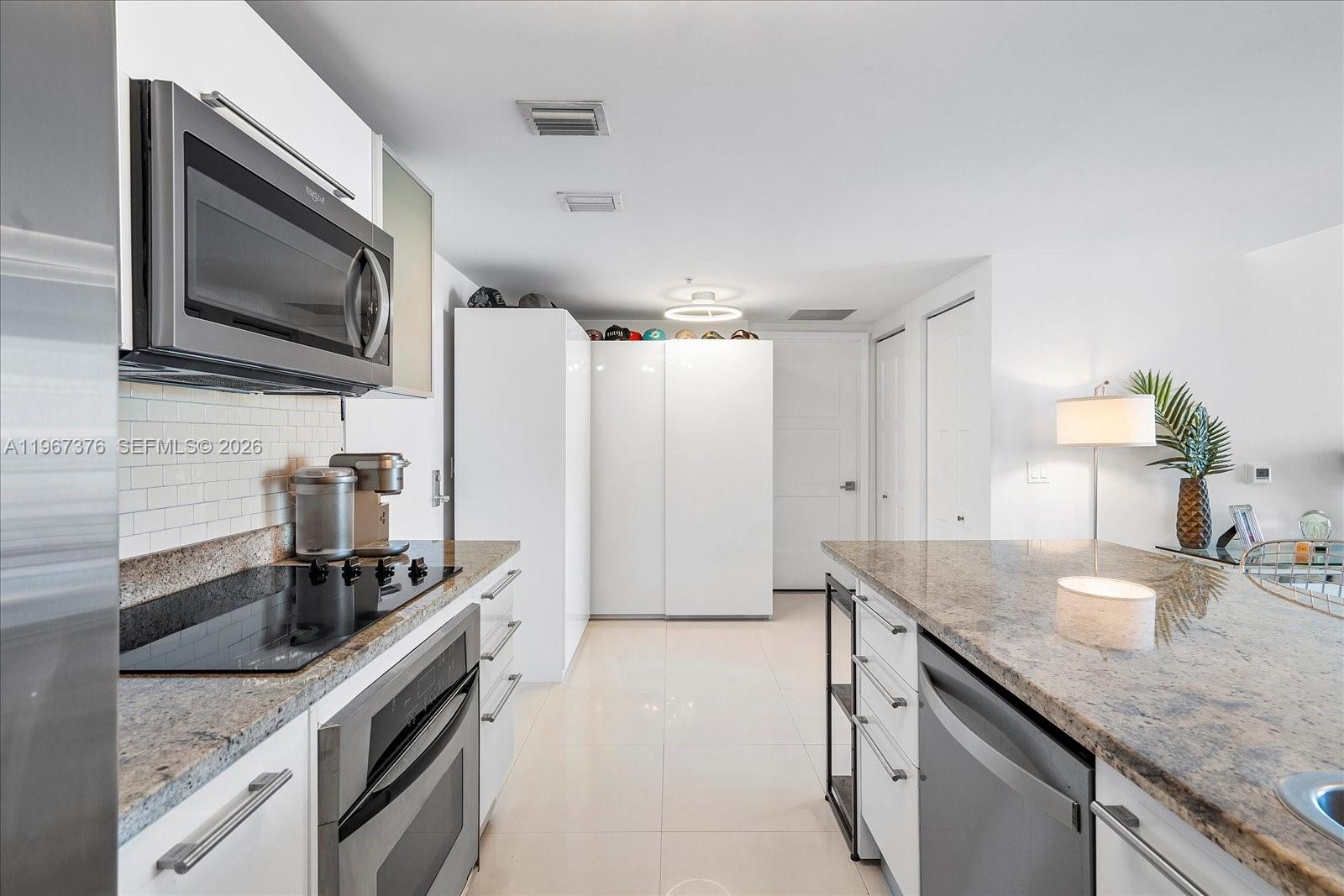 185 SW 7 St # 3407