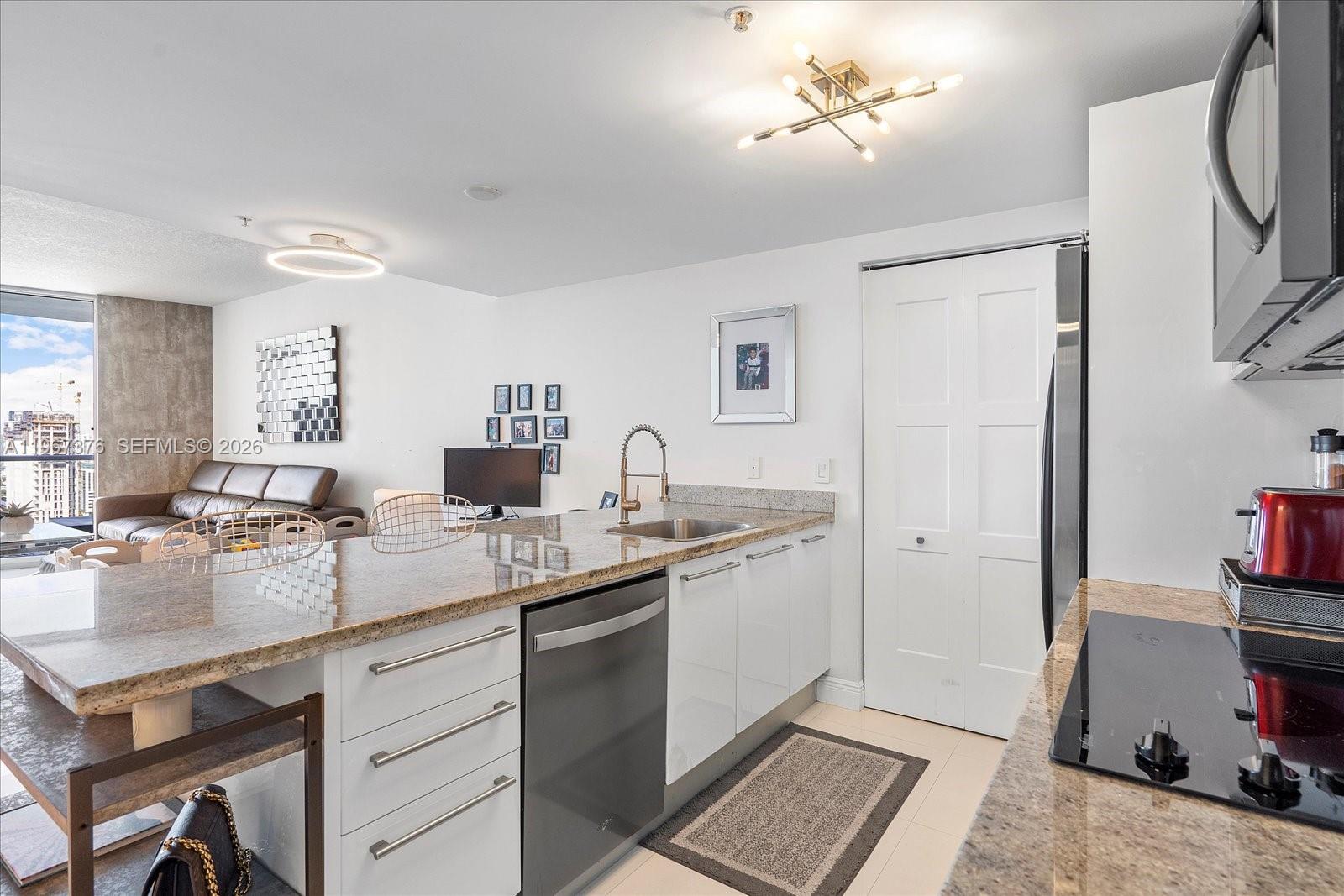 185 SW 7 St # 3407