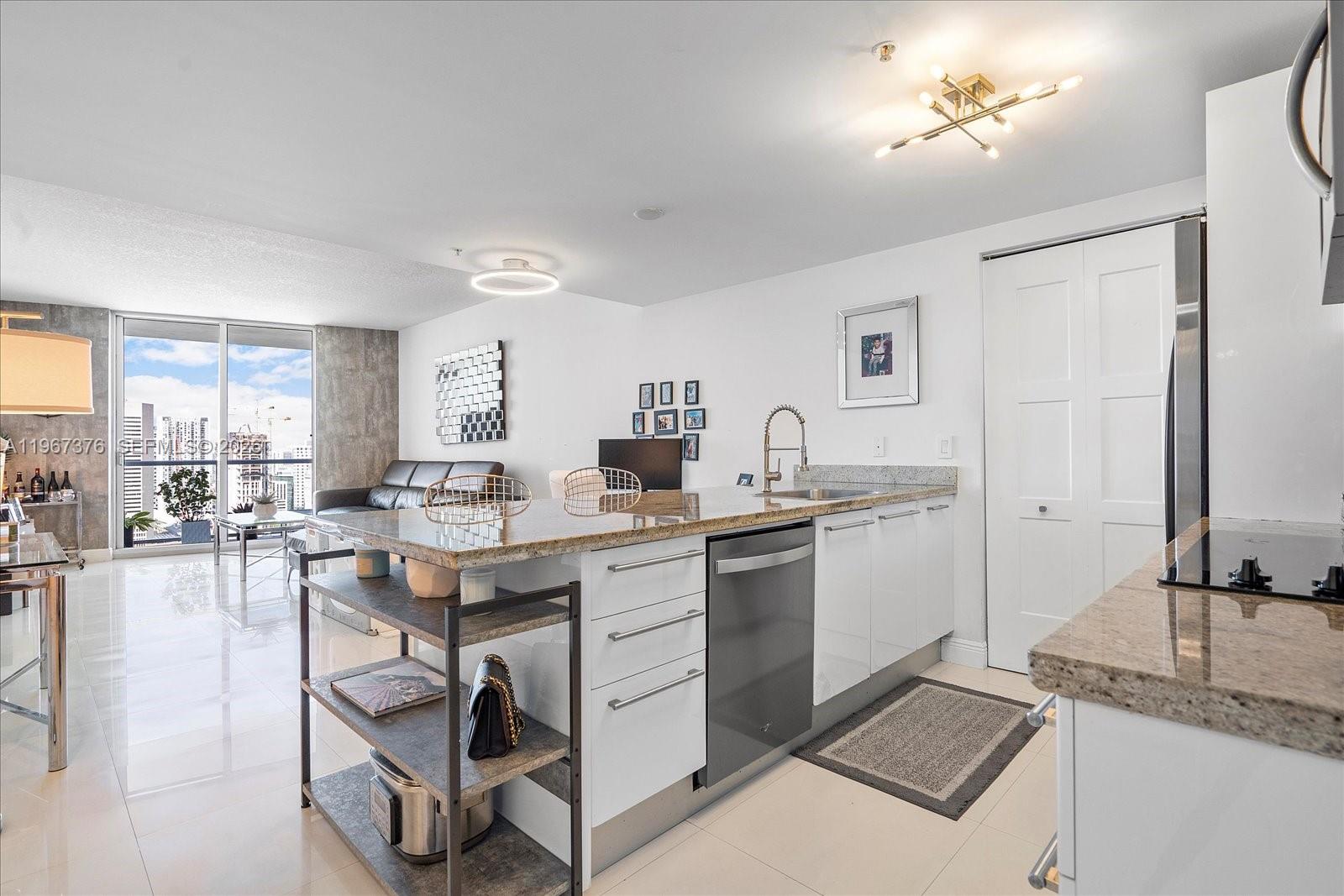 185 SW 7 St # 3407