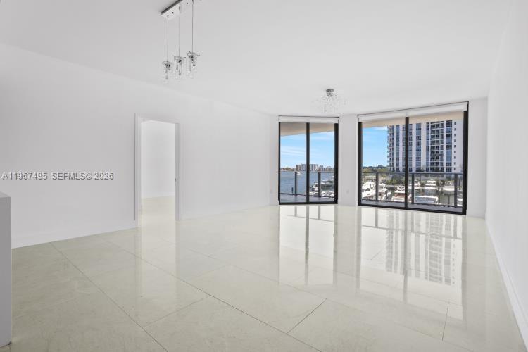 17301 Biscayne Blvd # 305