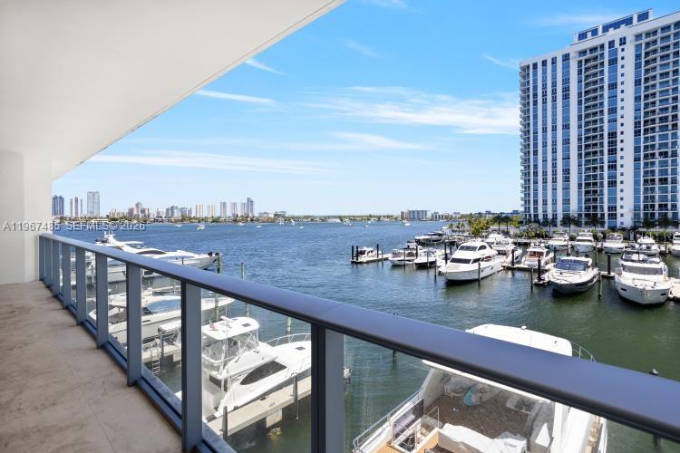 17301 Biscayne Blvd # 305