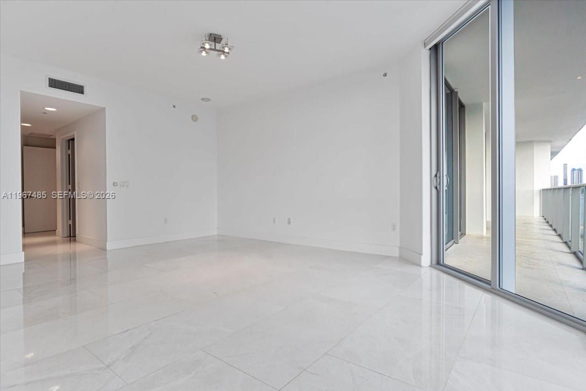 17301 Biscayne Blvd # 305