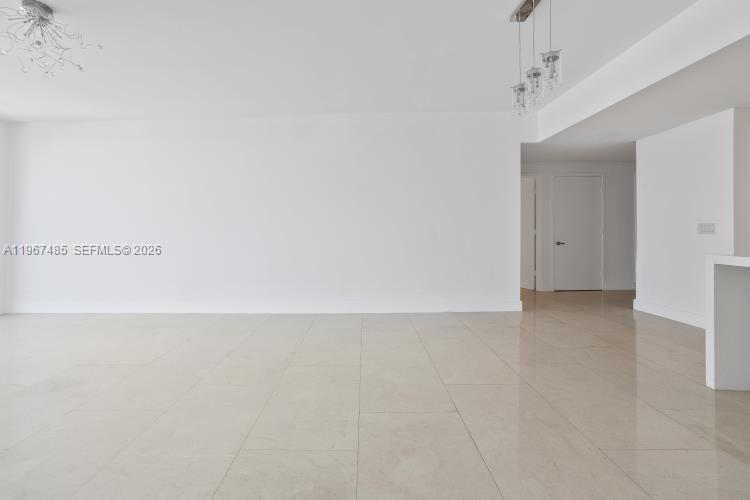 17301 Biscayne Blvd # 305