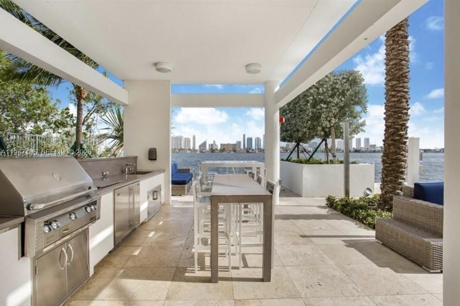 17301 Biscayne Blvd # 305