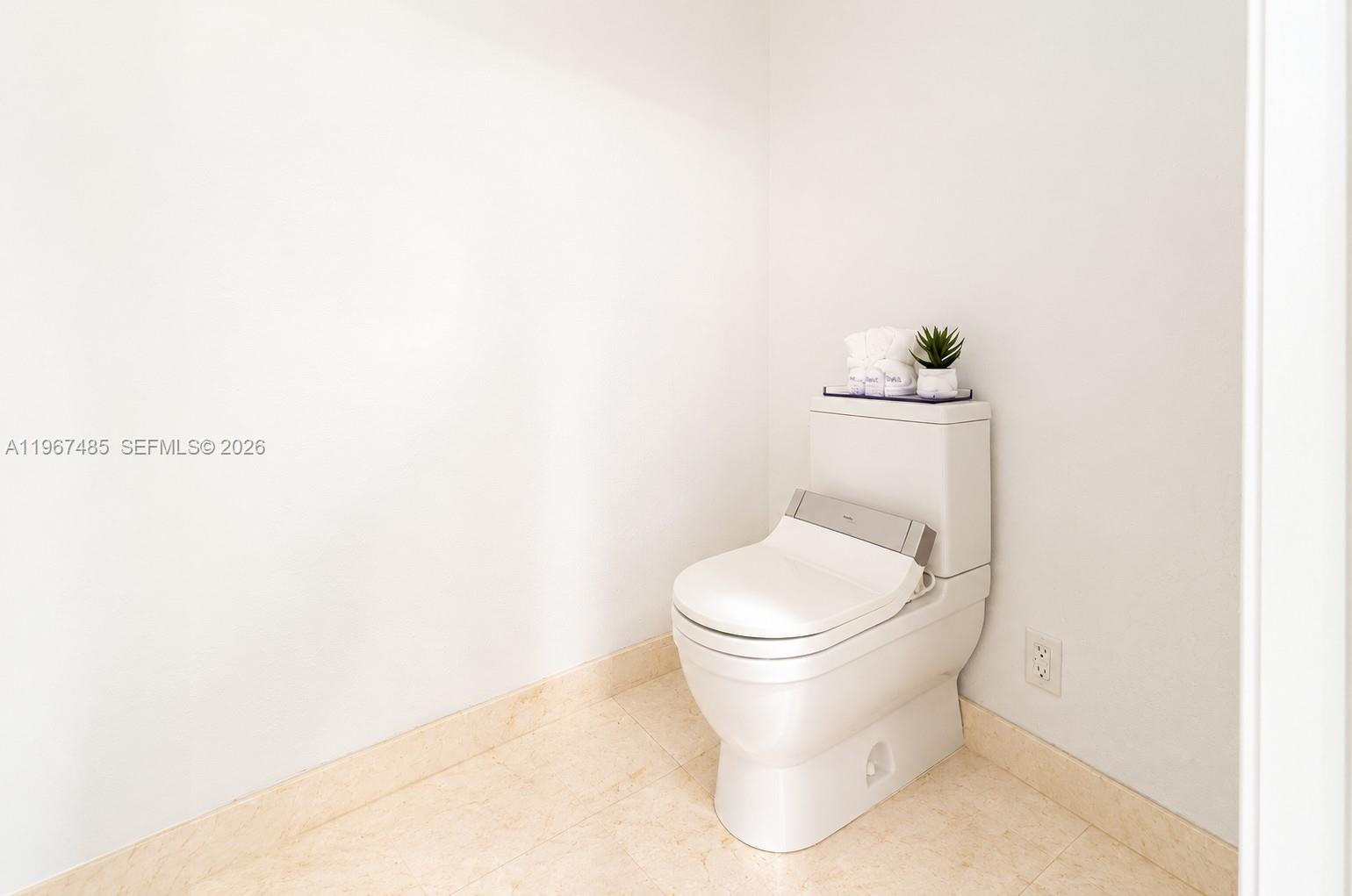17301 Biscayne Blvd # 305
