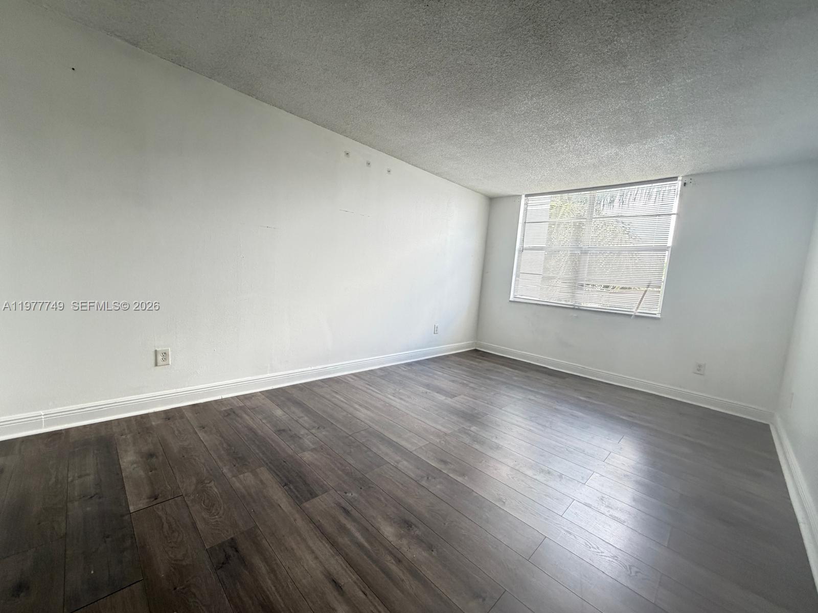 494 NW 165th St Rd # 504 Unit: C-504