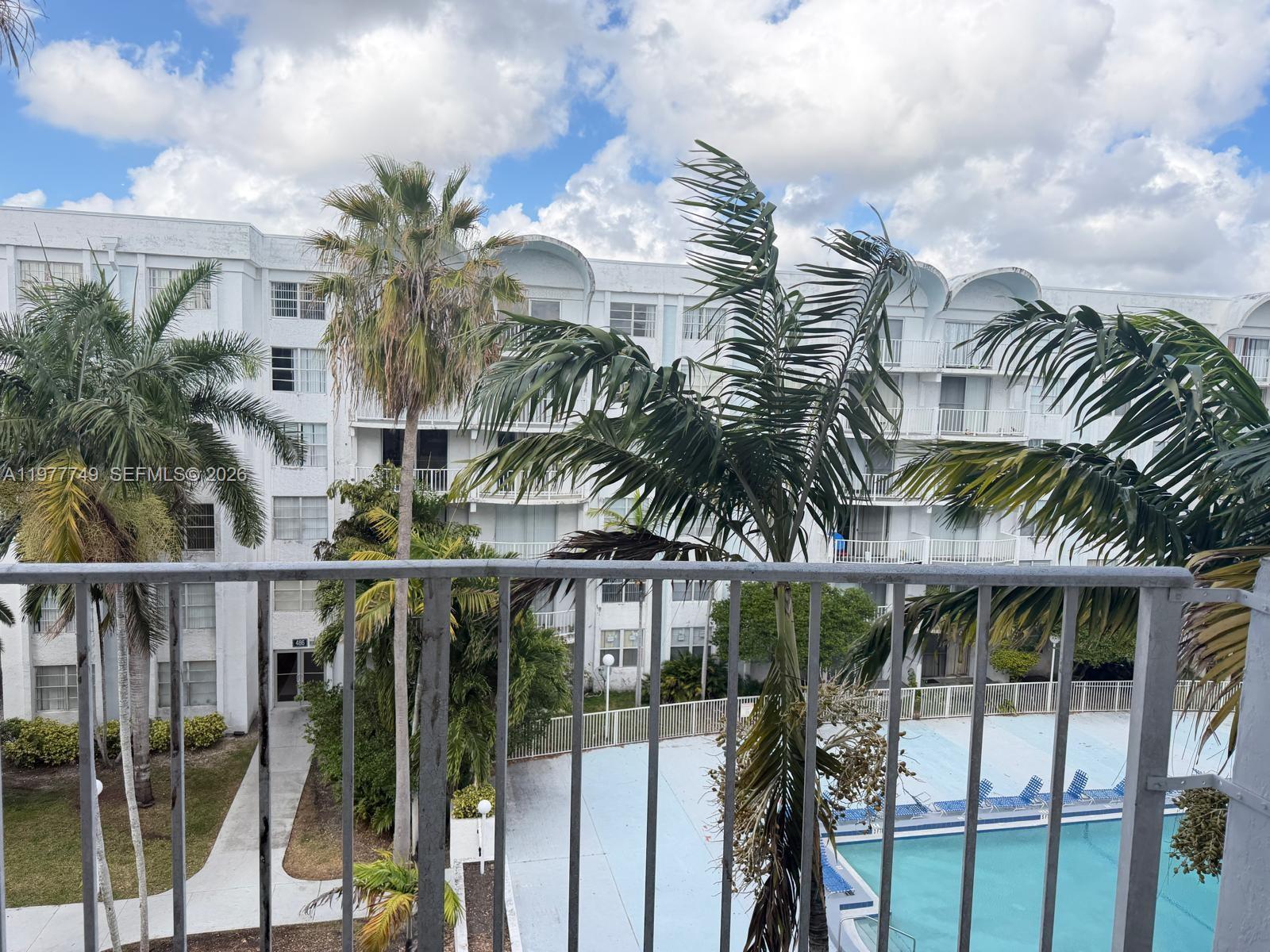 494 NW 165th St Rd # 504 Unit: C-504