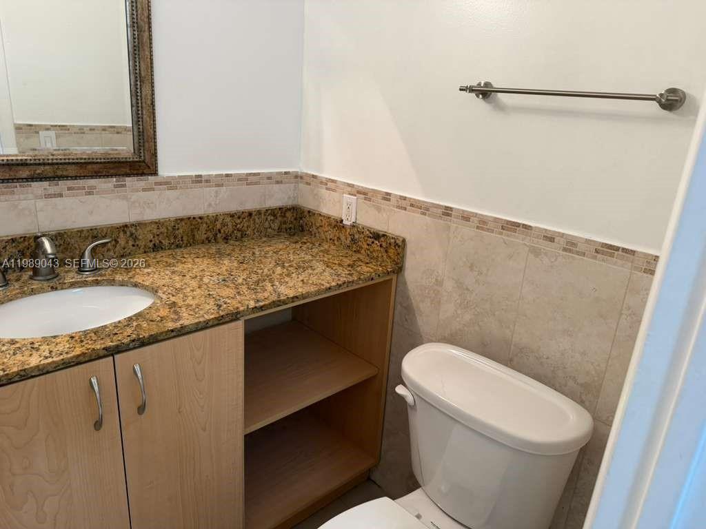 2750 NE 183rd St # 1201