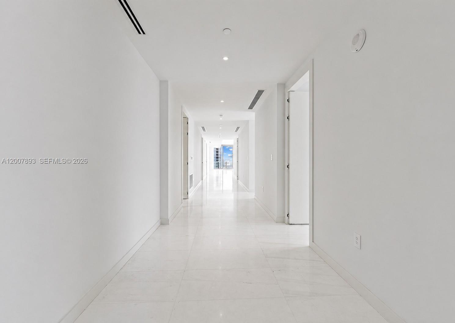 300 Biscayne Boulevard Way # 4201E