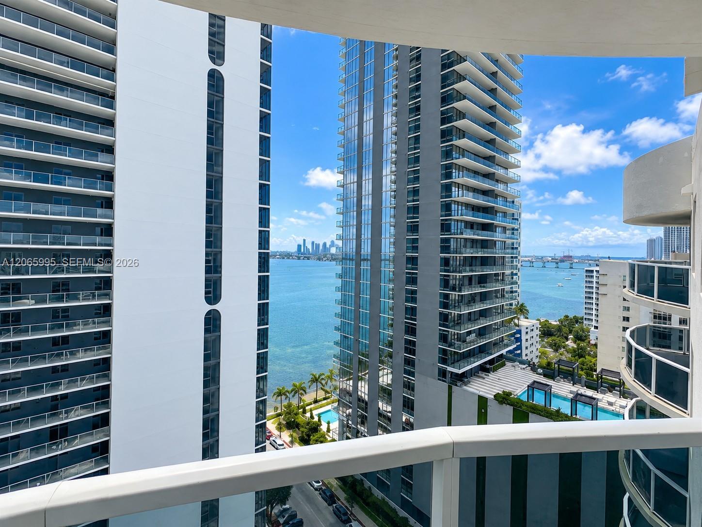 601 NE 23rd St Unit: PH02
