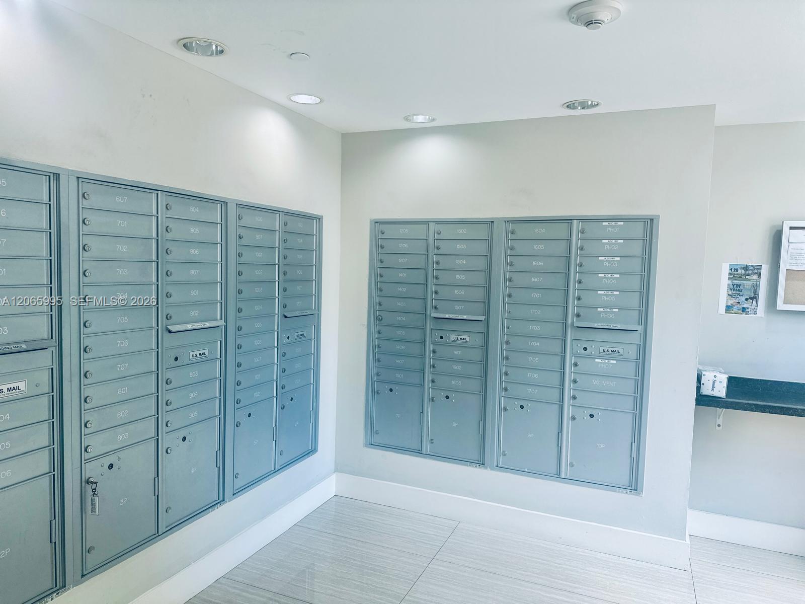 601 NE 23rd St Unit: PH02