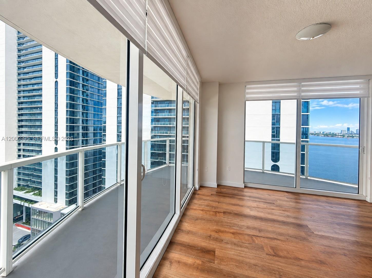 601 NE 23rd St Unit: PH02