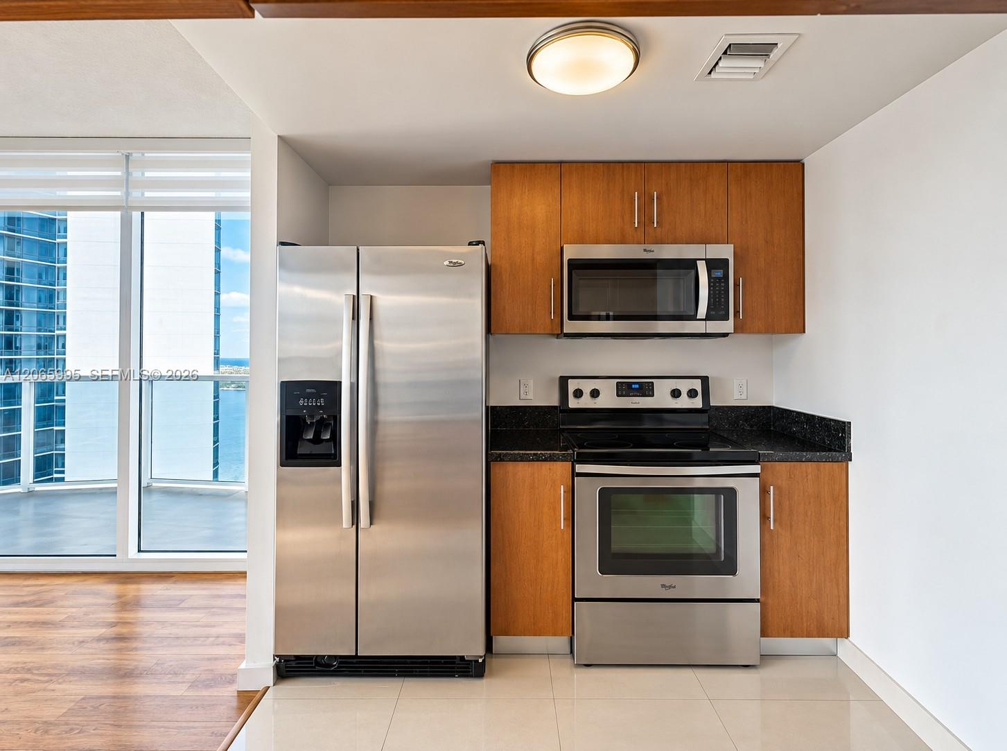 601 NE 23rd St Unit: PH02