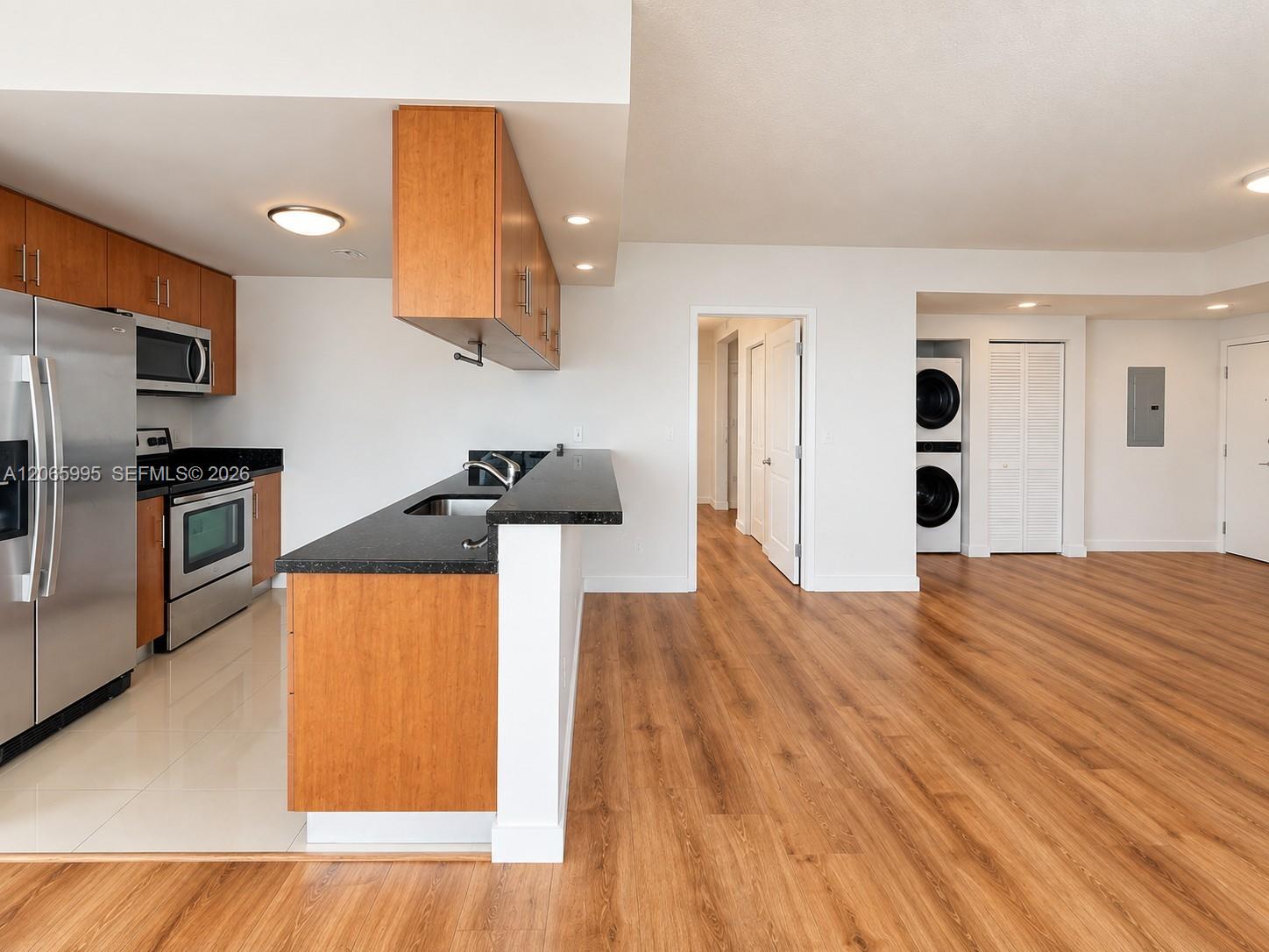 601 NE 23rd St Unit: PH02