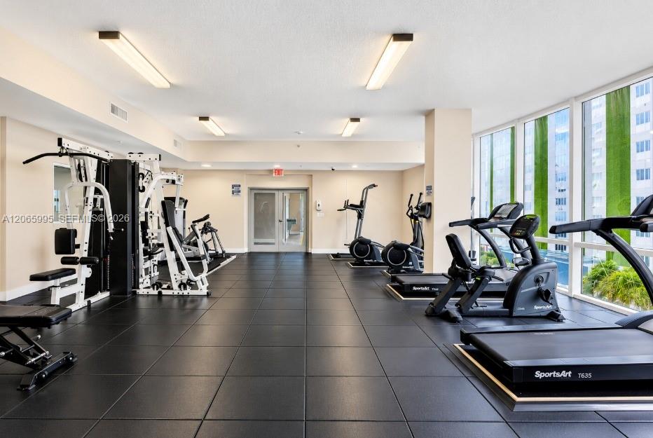601 NE 23rd St Unit: PH02