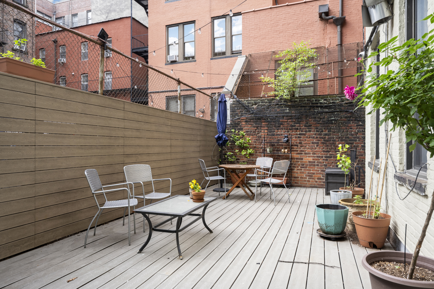64 MACDOUGAL Street 15