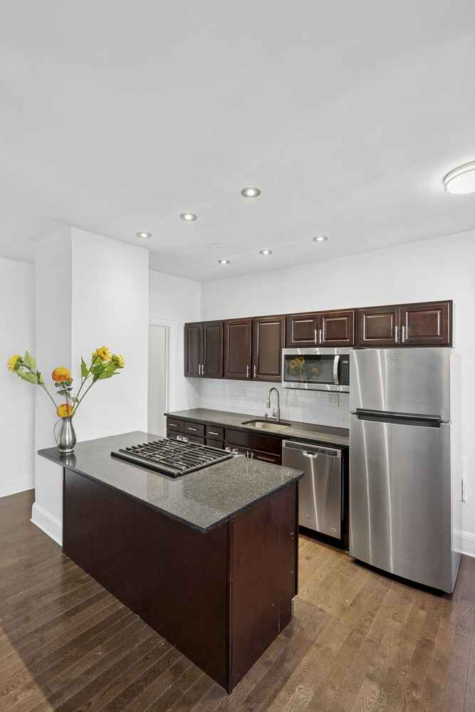 345 MONTGOMERY Street 6E