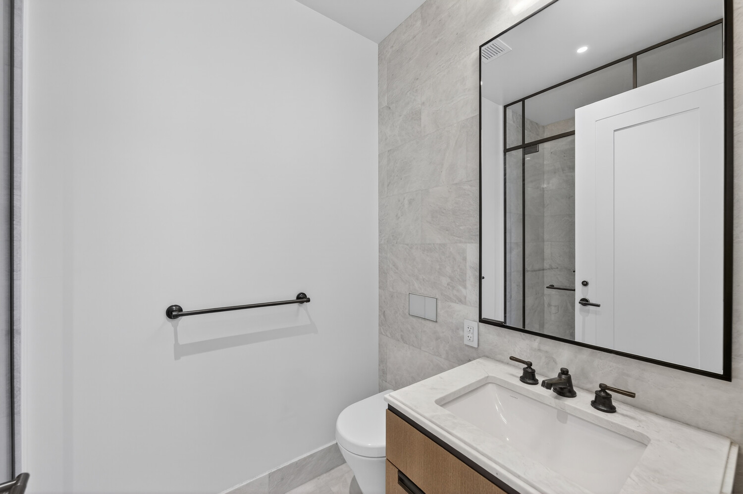 515 W 18TH Street 415