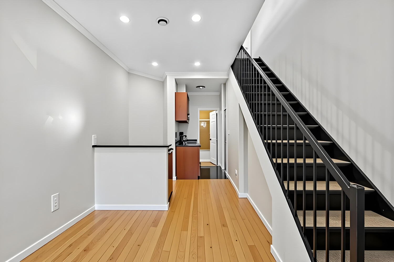 319 E 90TH Street 1