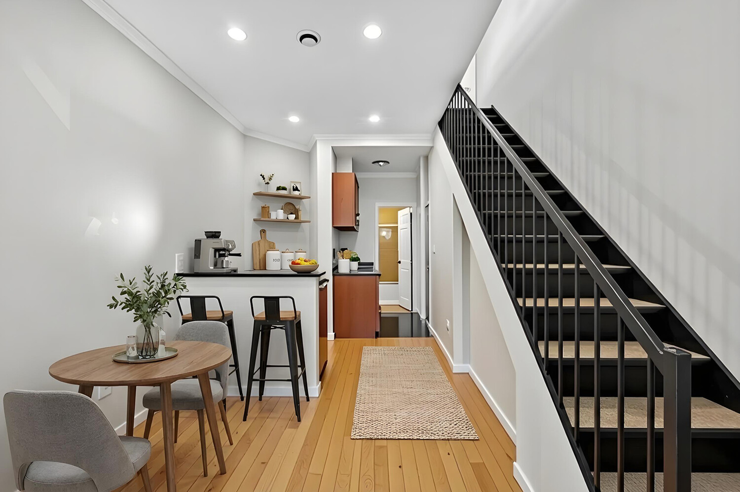 319 E 90TH Street 1