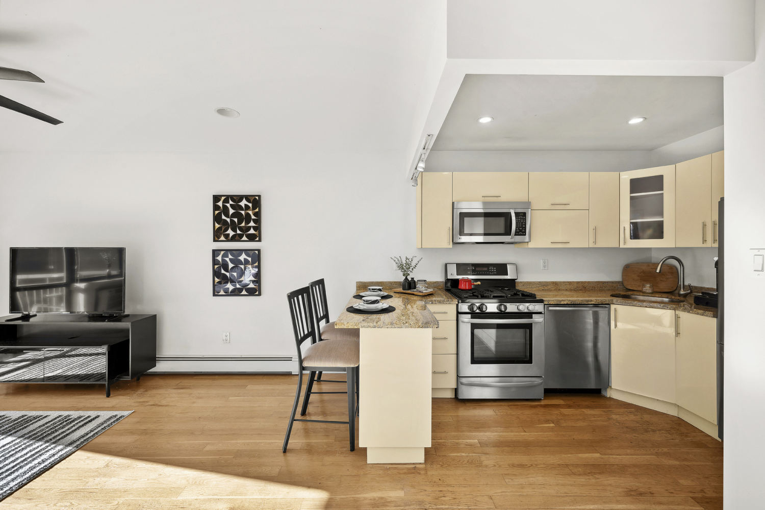 18 W 129TH Street Unit: 4B