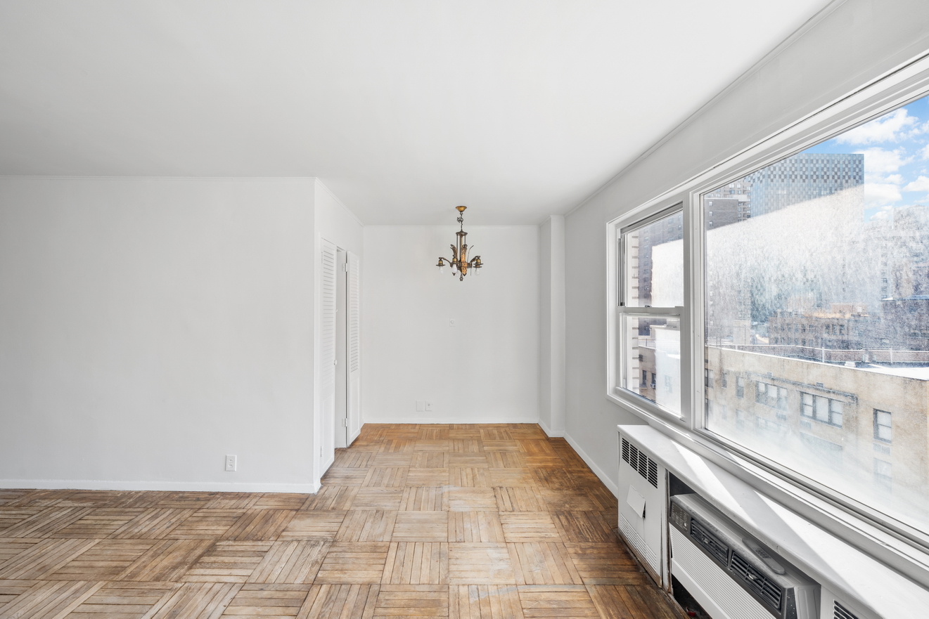 311 East 71st Street Unit: 9F