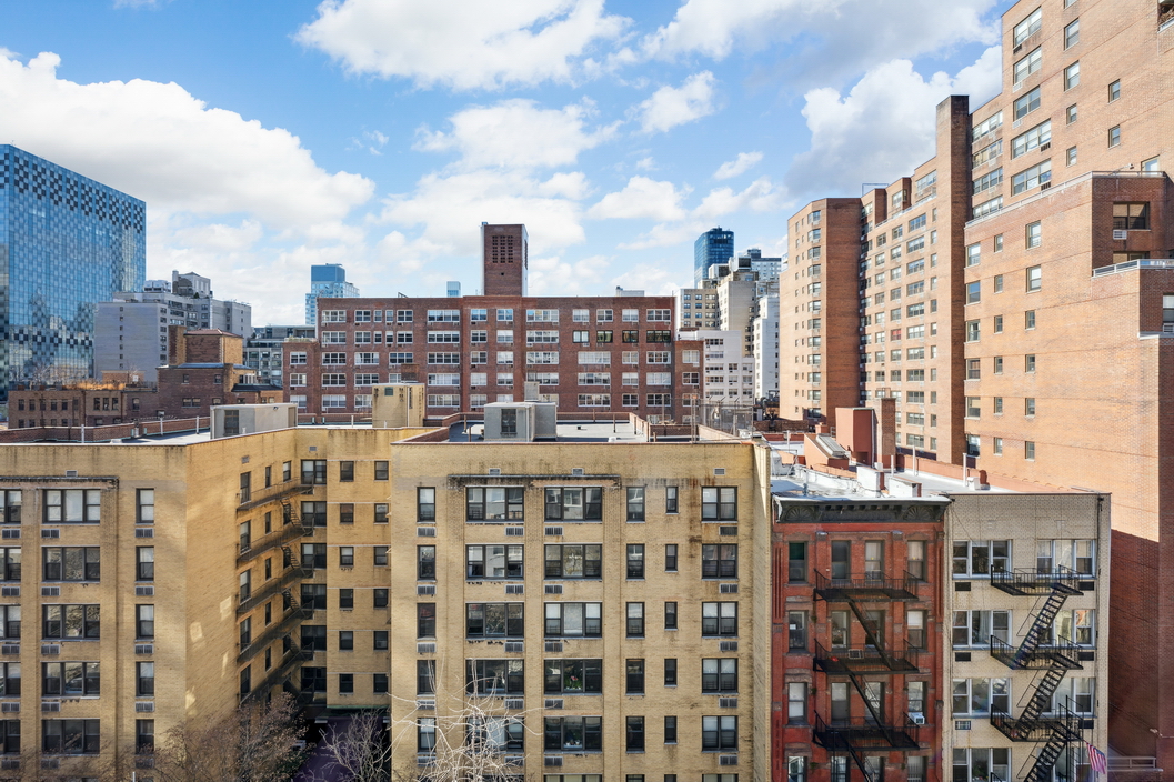 311 East 71st Street Unit: 9F