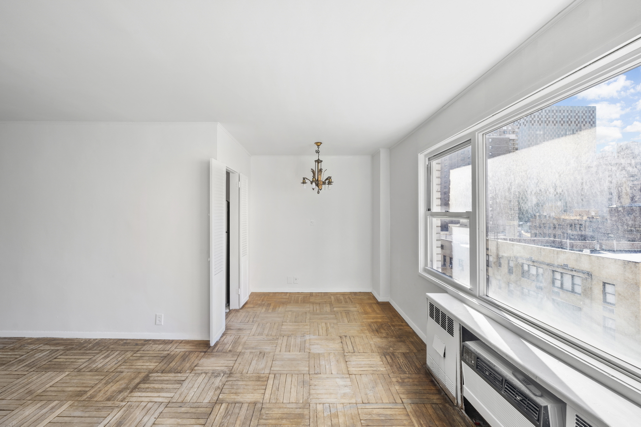 311 East 71st Street Unit: 9F