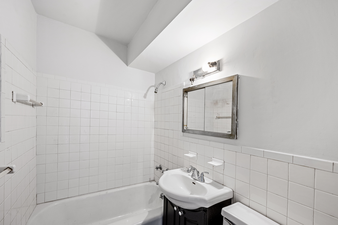 311 East 71st Street Unit: 9F