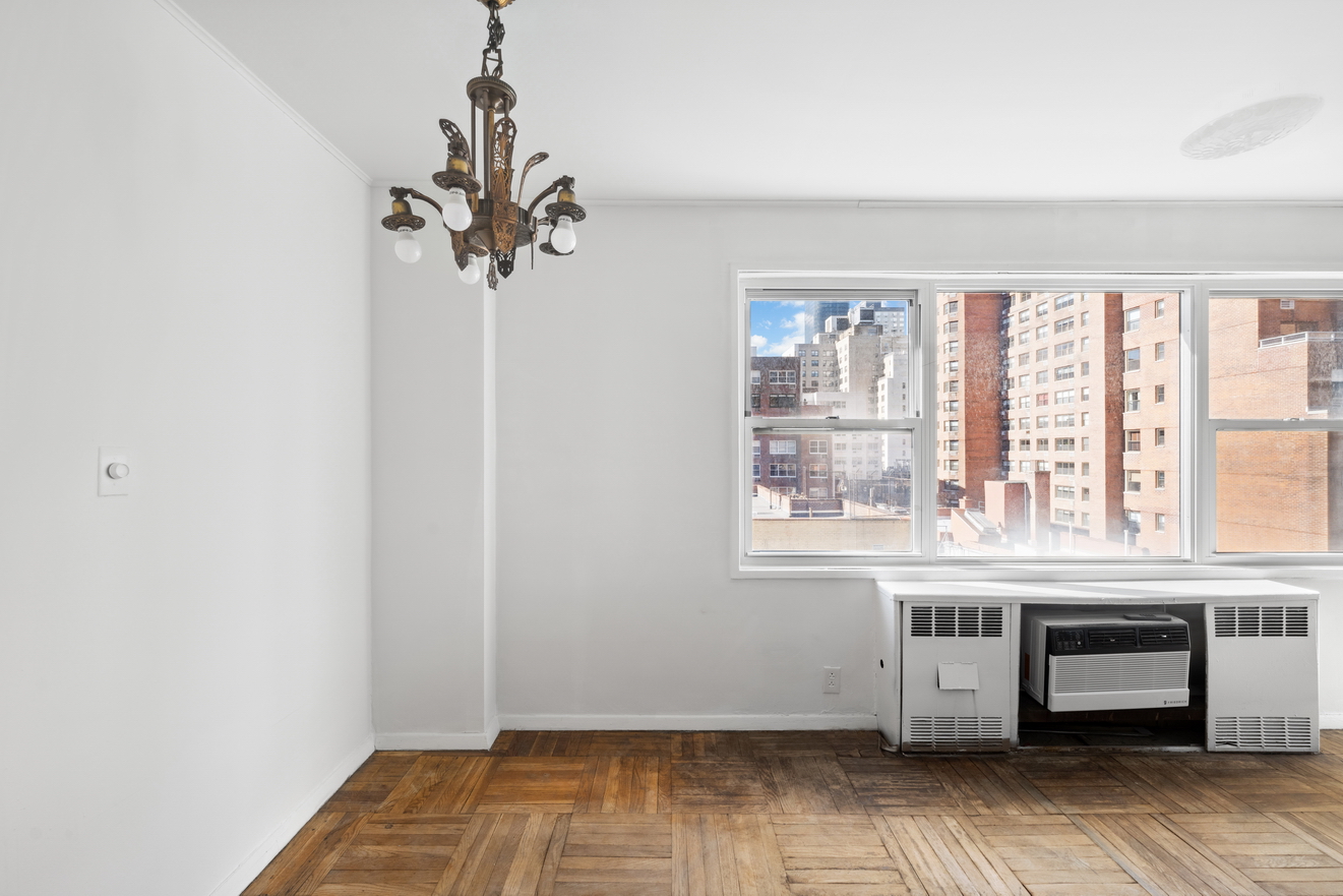 311 East 71st Street Unit: 9F
