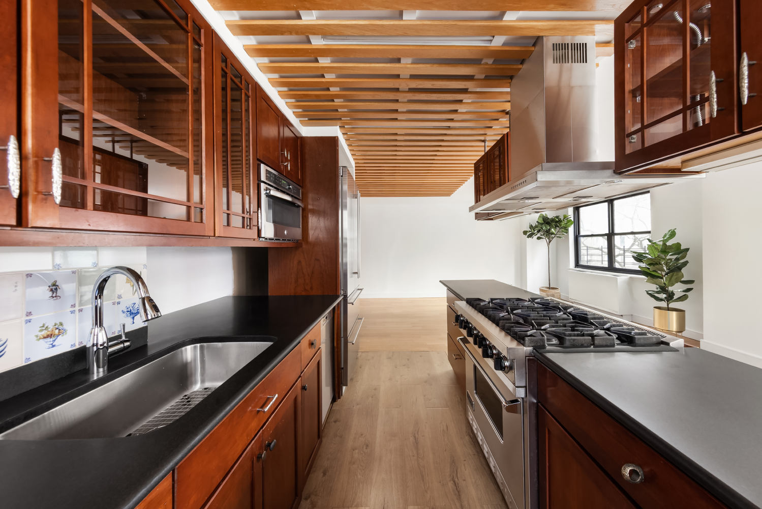 200 East 24th Street Unit: 307