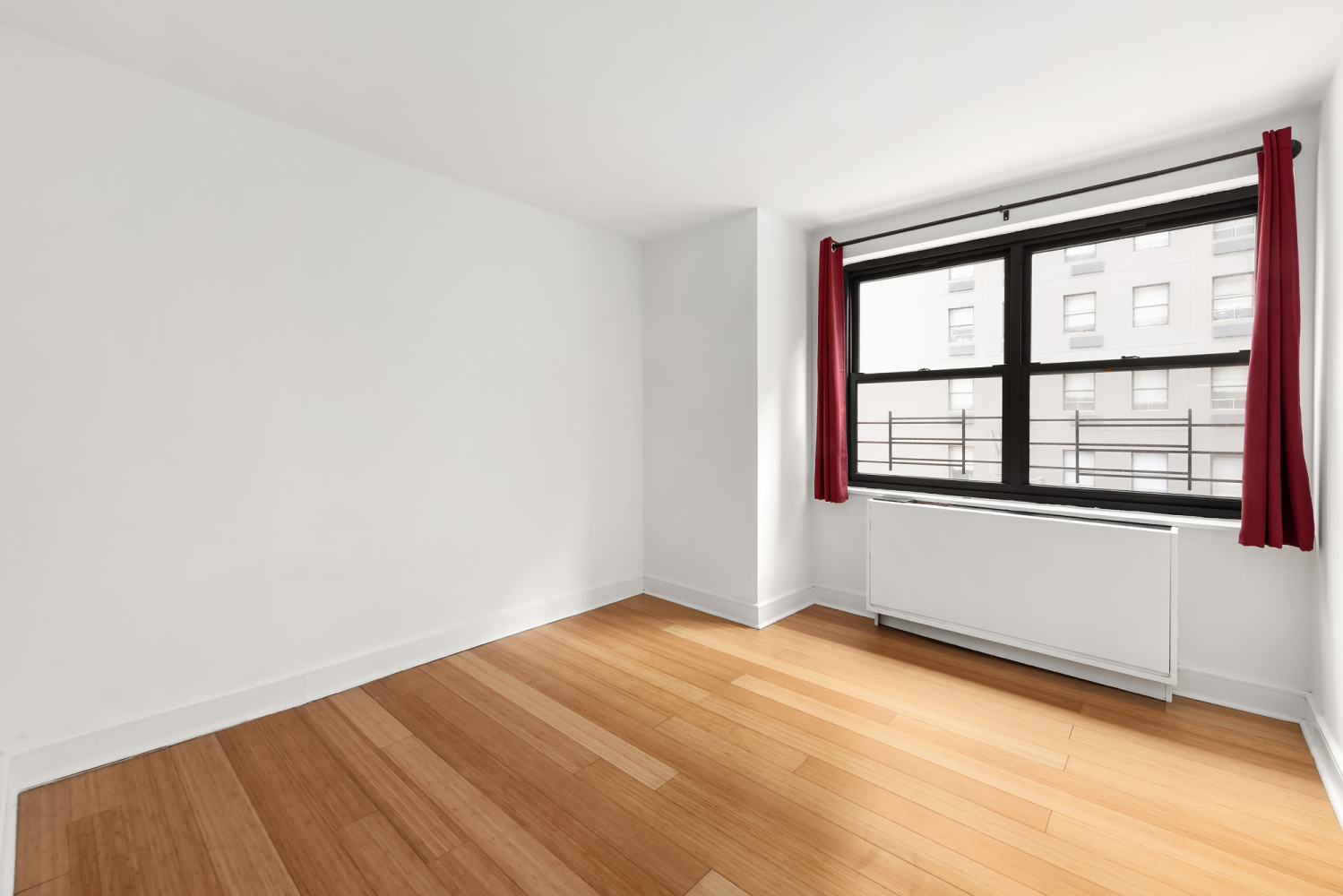 200 East 24th Street Unit: 307