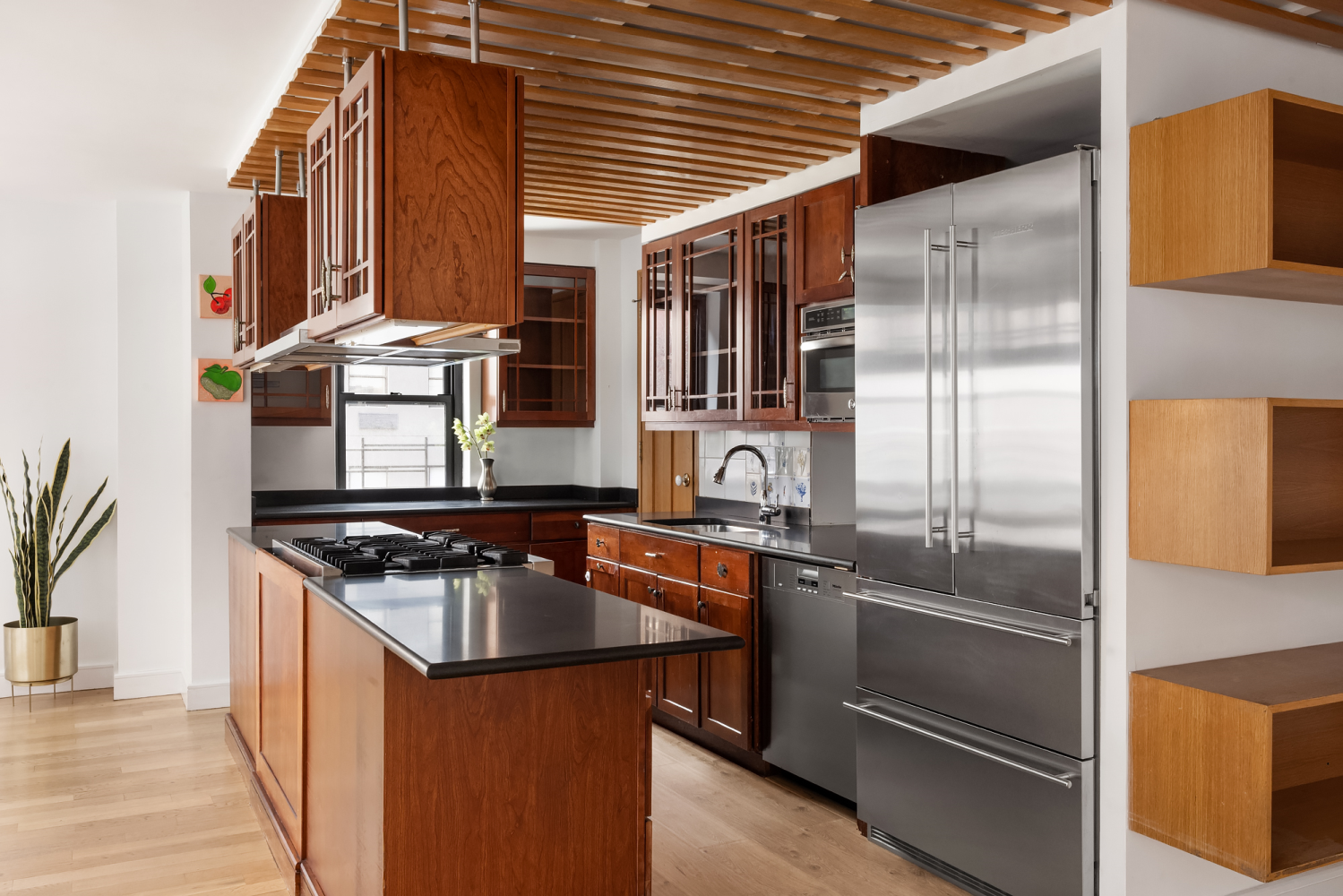 200 East 24th Street Unit: 307