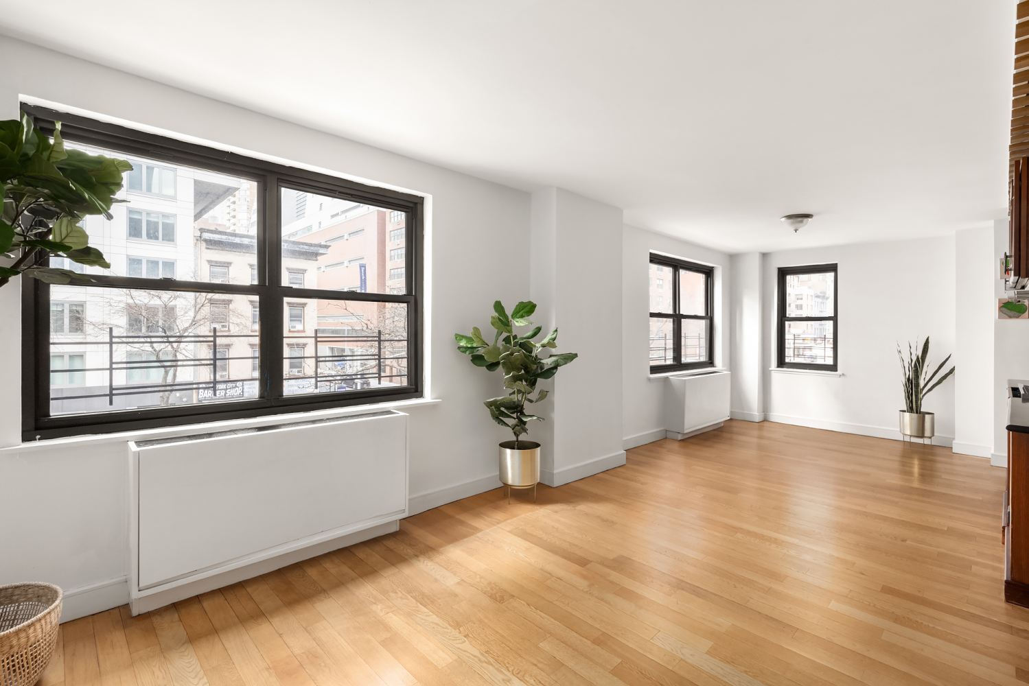 200 East 24th Street Unit: 307