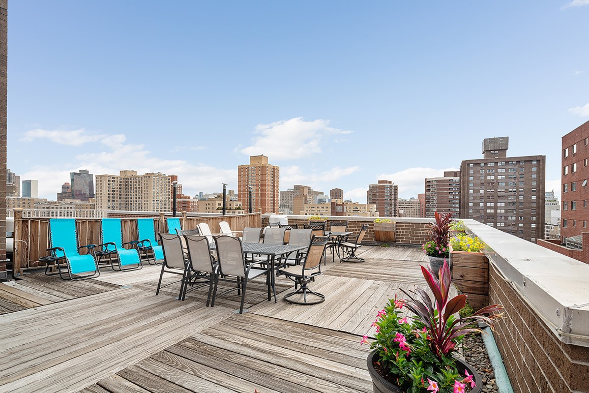 200 East 24th Street Unit: 307