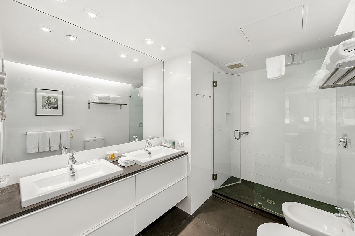111 East 56th Street Unit: 1415