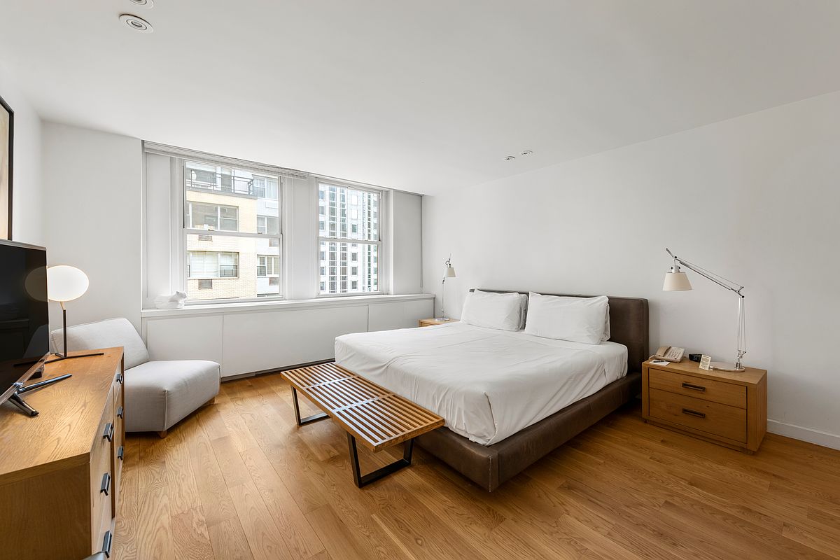 111 East 56th Street Unit: 1415