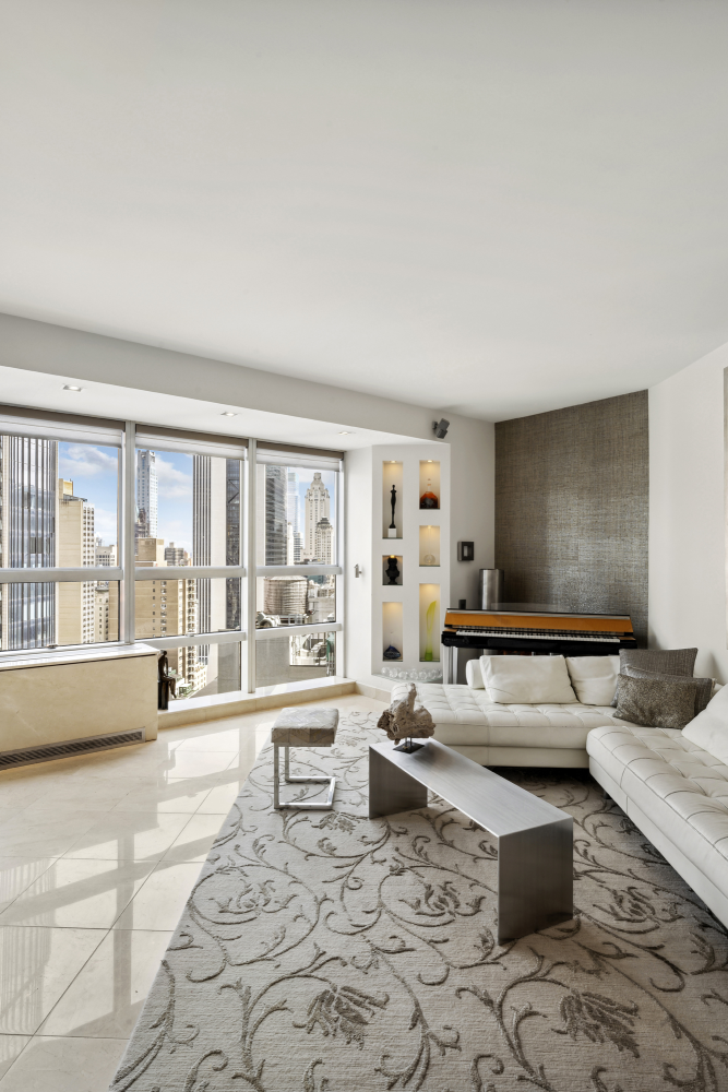 146 West 57th Street Unit: 42C
