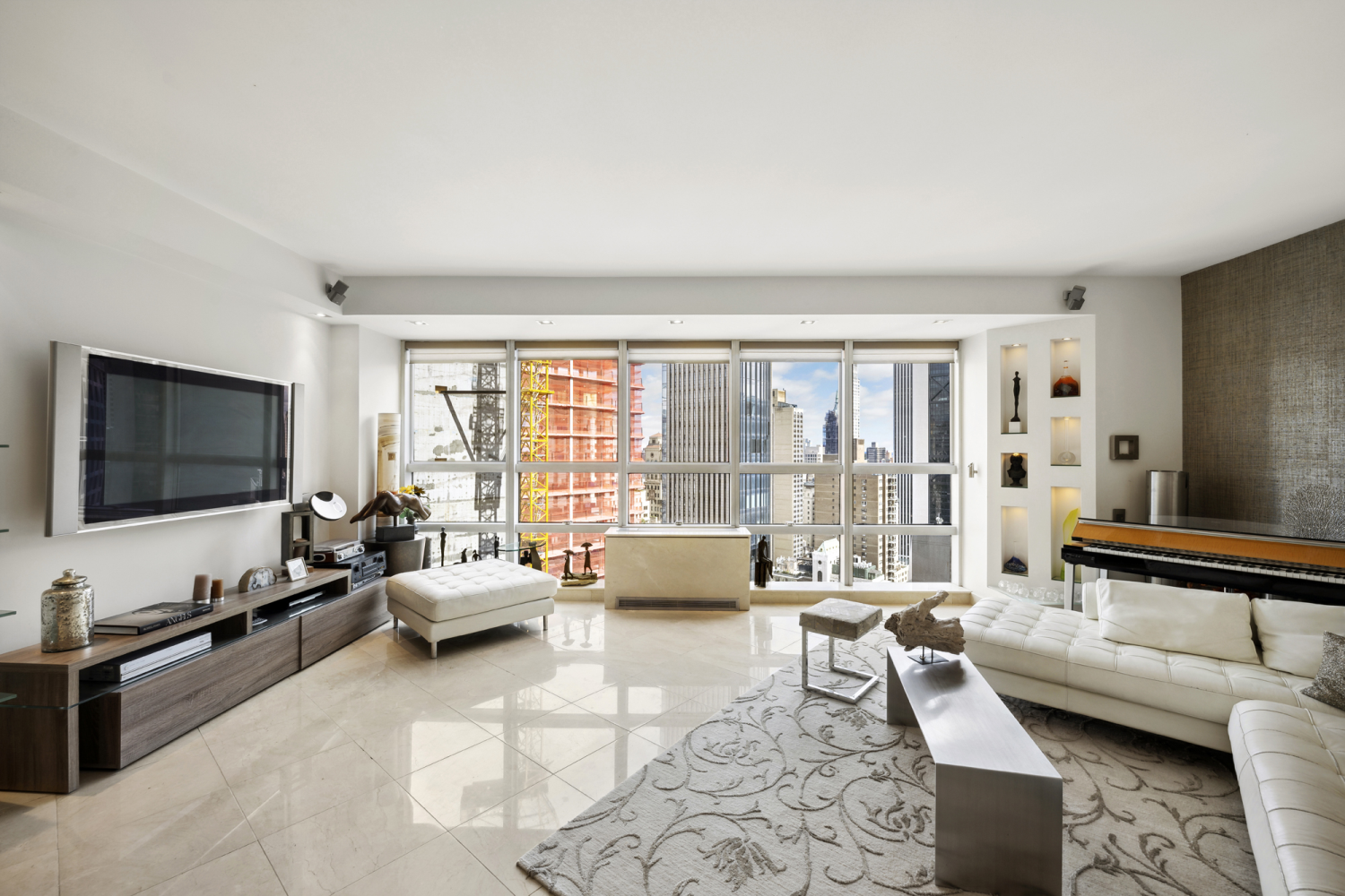 146 West 57th Street Unit: 42C