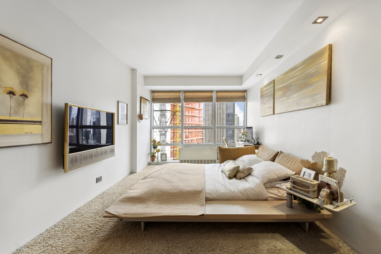 146 West 57th Street Unit: 42C