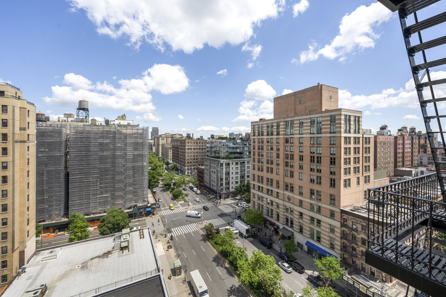 300 West 109th Street Unit: PHM