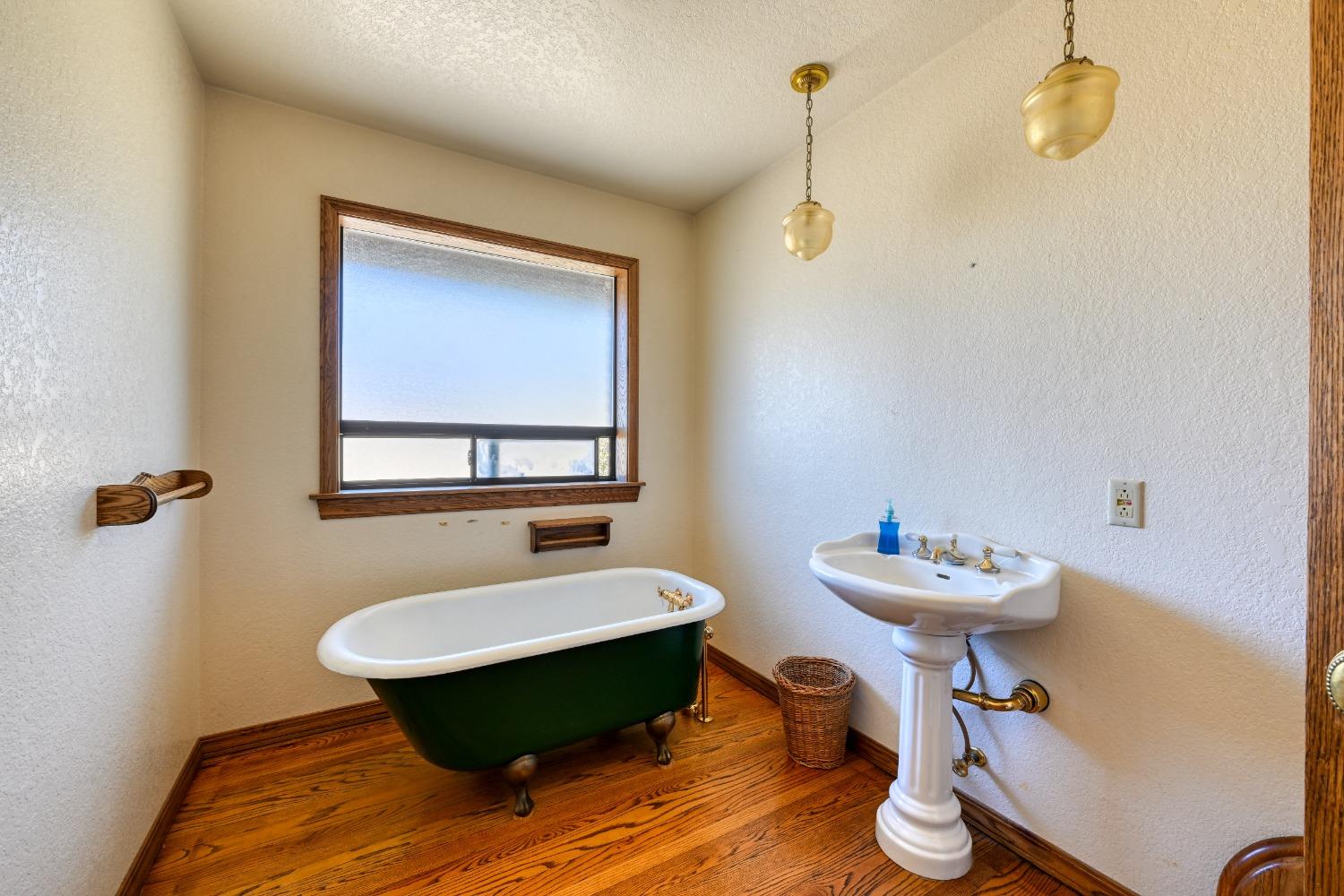 1680 English Colony Way