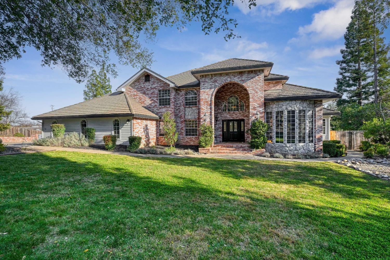4359 Whispering Oaks Circle