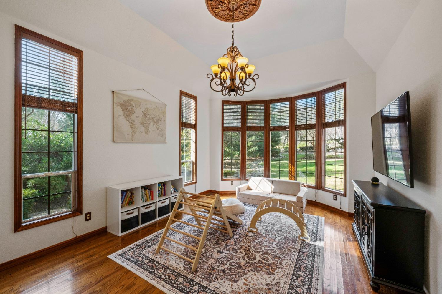 4359 Whispering Oaks Circle