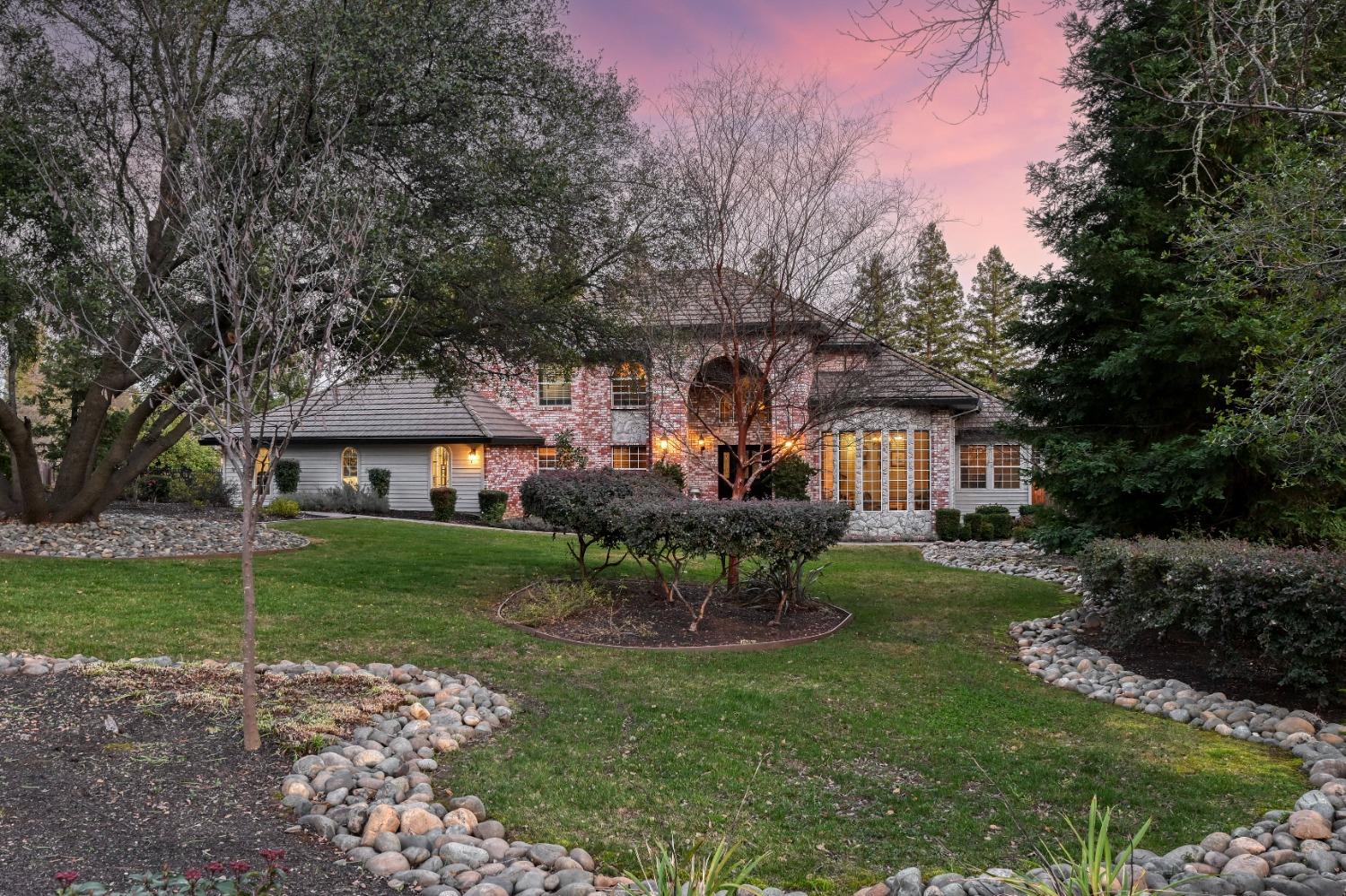 4359 Whispering Oaks Circle